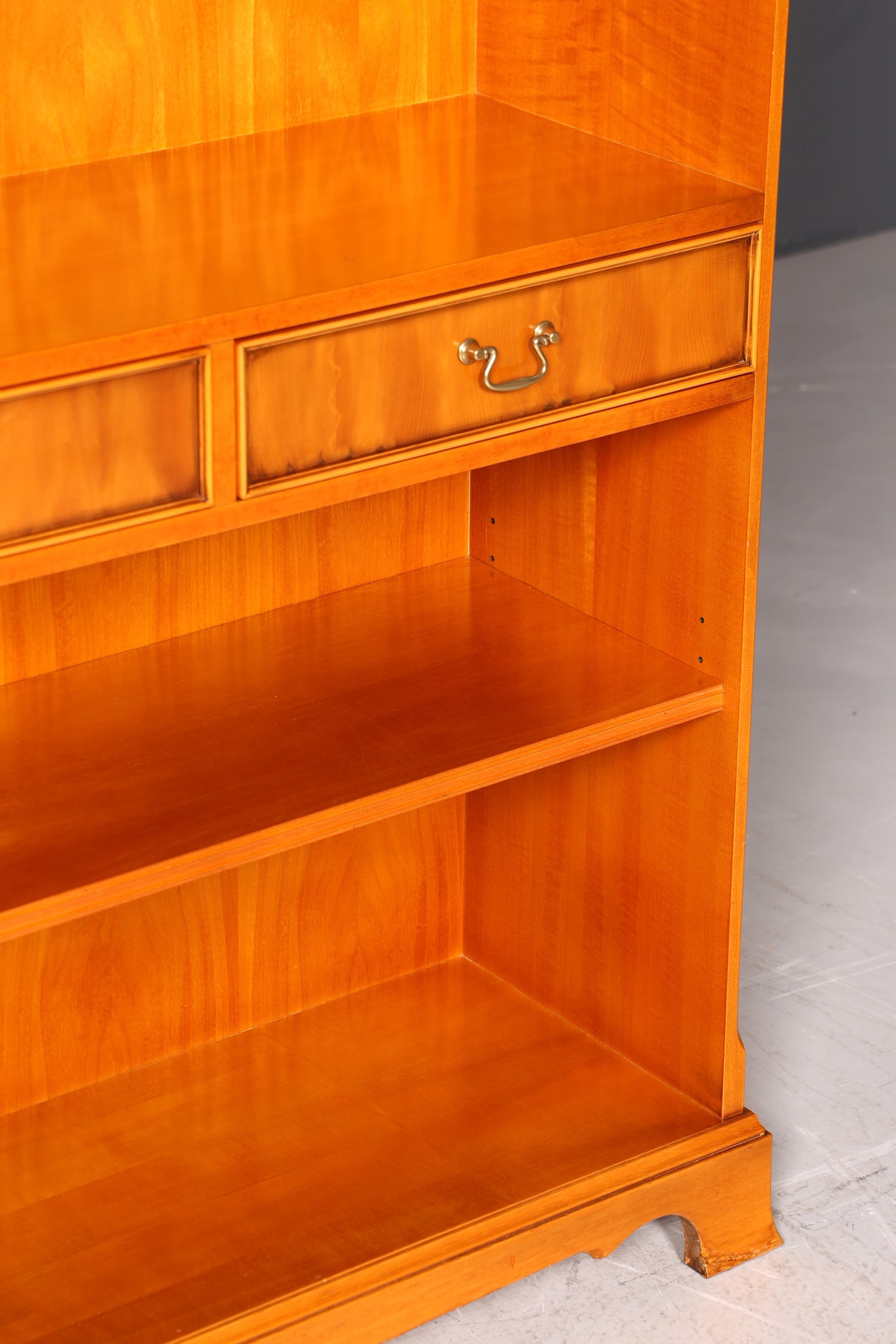 Wunderschönes Englisches Bücherregal Eibe Antik Regal Bookshelf Buchablage 60s