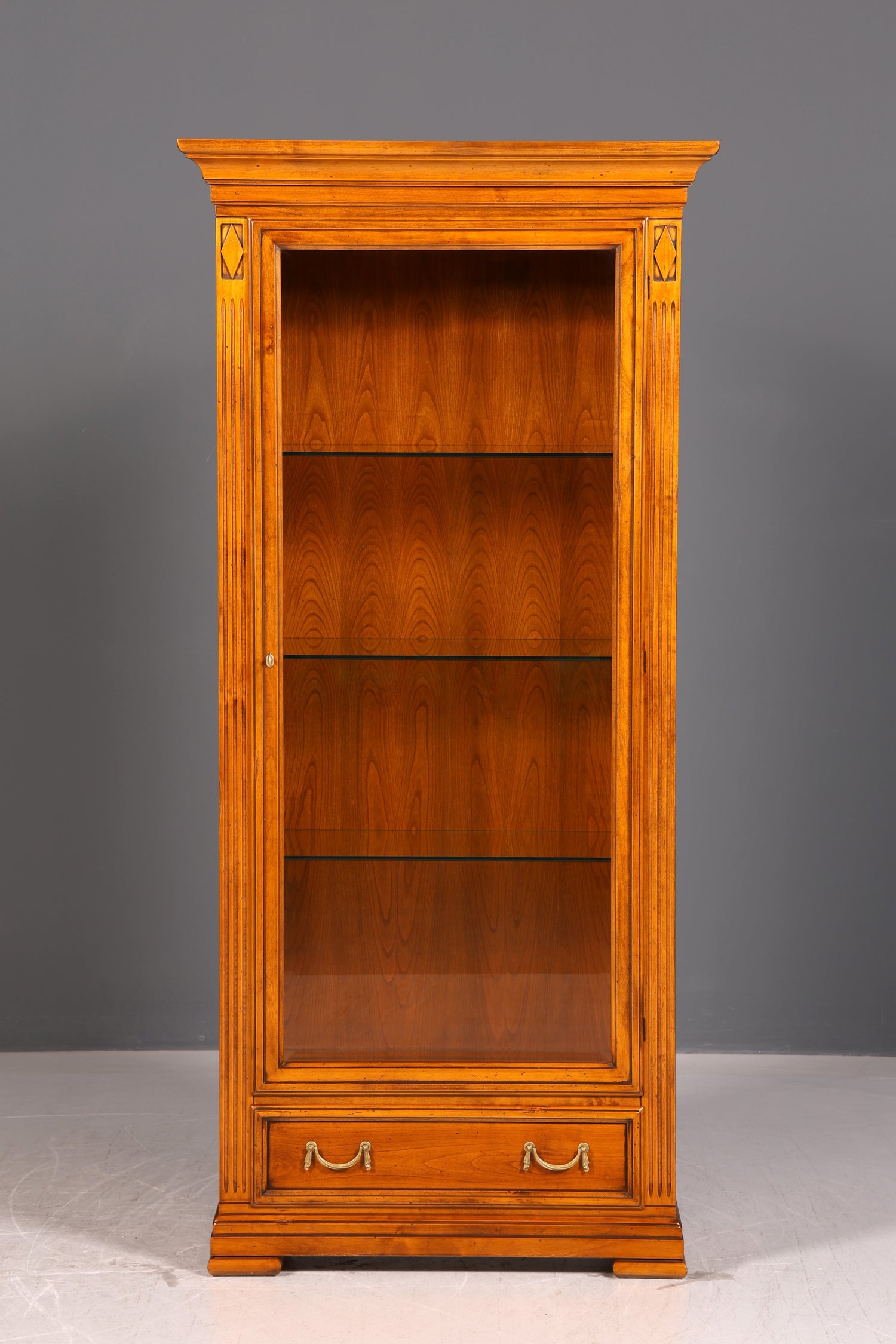 Traumhafte Original Selva Villa Borghese Vitrine Kirschholz Antik Stil Glasvitrine Geschirrschrank Italienische Möbel