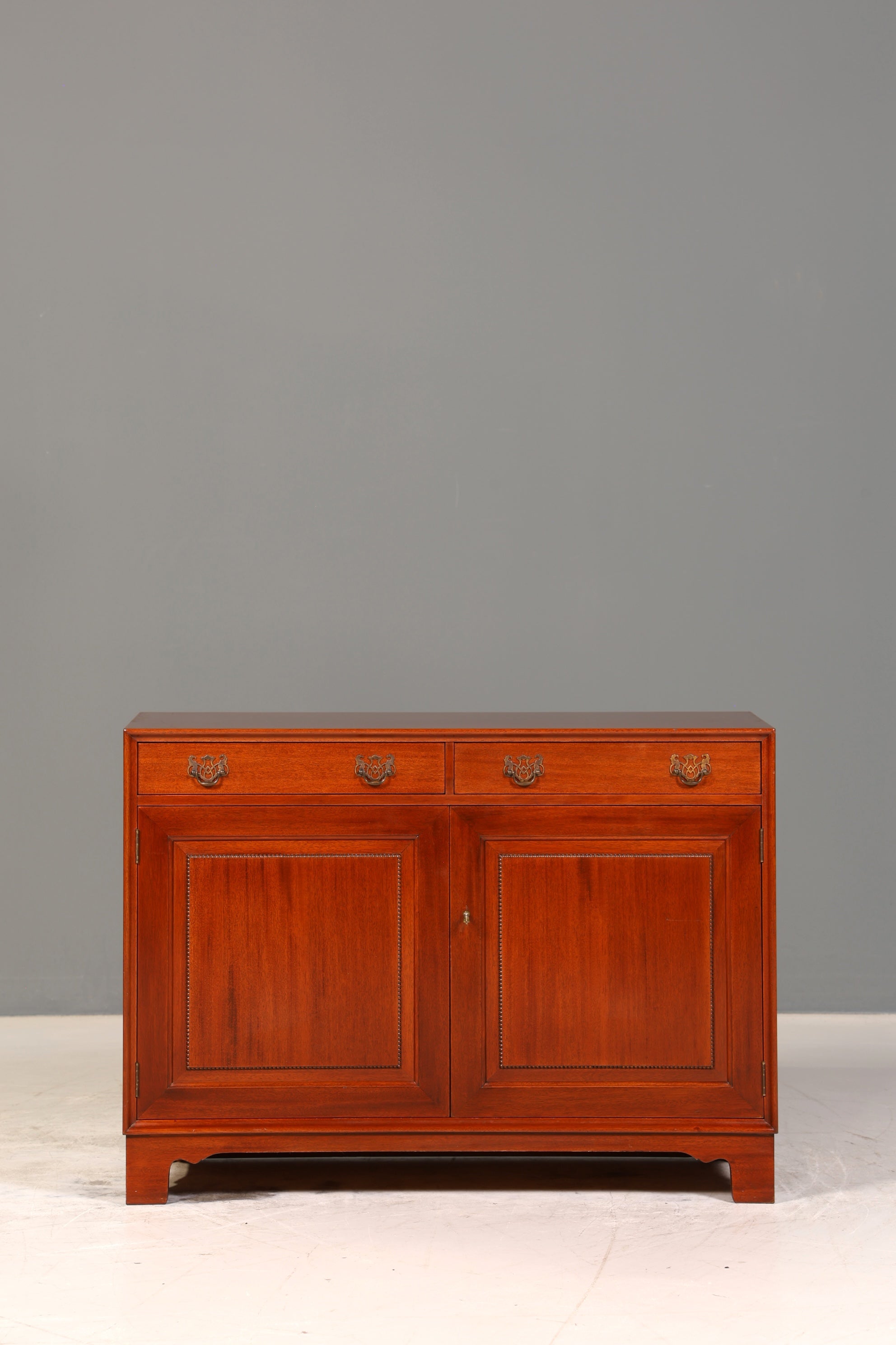 Wunderschöne Englische Kommode Holz TV Schrank echt Holz Antik Sideboard 1 von 2