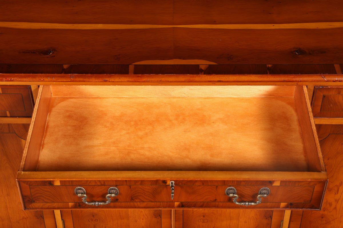 Wunderschönes Englisches Sideboard Eibe 60er Echt Holz Schrank Buffetschrank Kommode Anrichte Vintage
