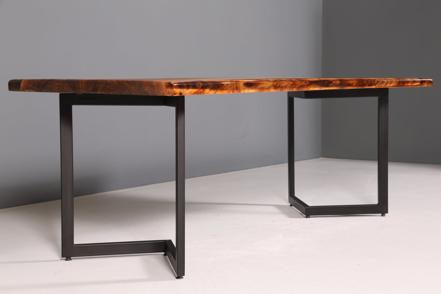 Edler Epoxidharz Tisch 220-90 cm Epoxy Nussbaum massiv Holz Esszimmer Tisch