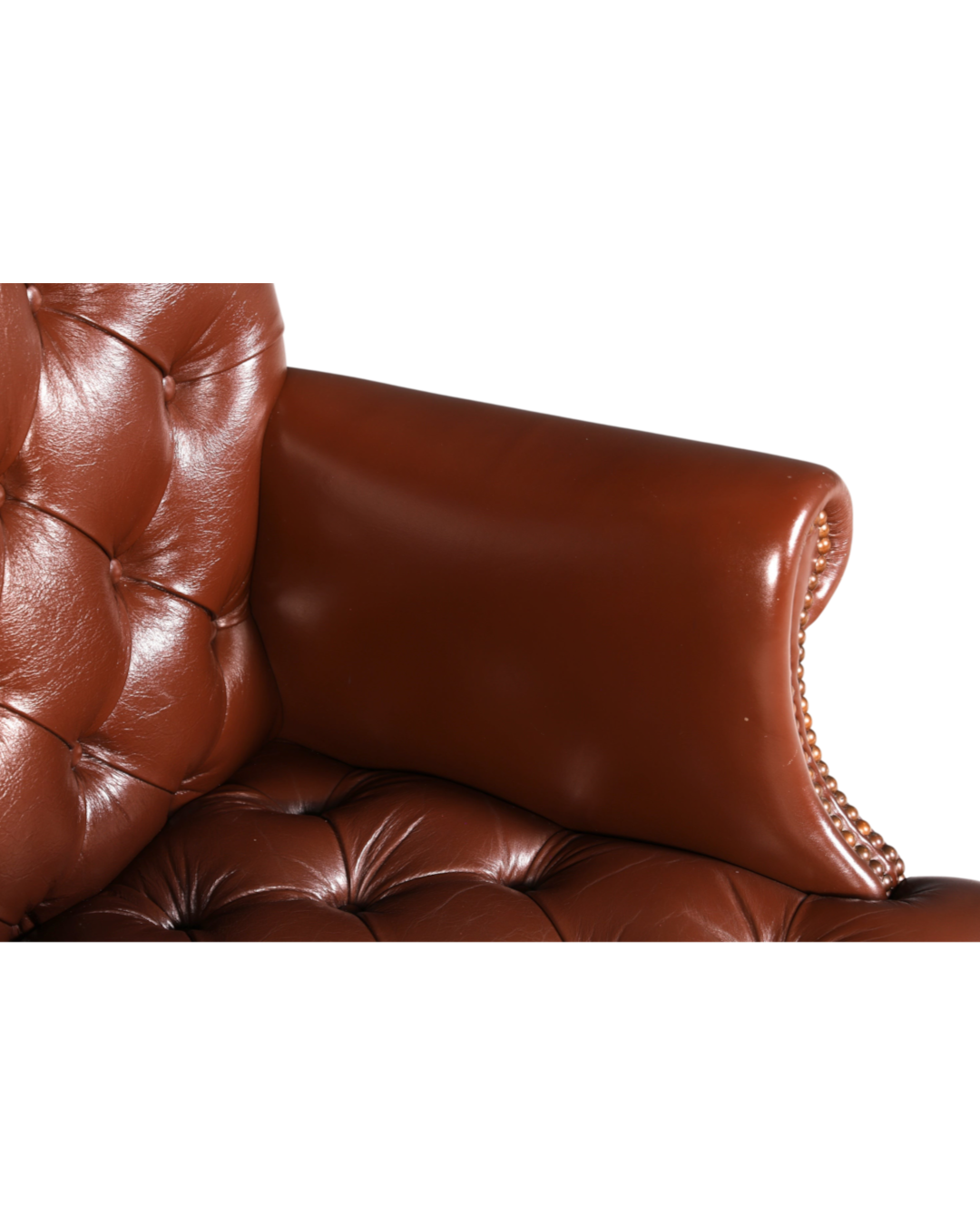 Hauptstadt Möblerei Chesterfield Chefsessel aus braunem Echtleder mit klassischer Knopfheftung und Ziernägeln