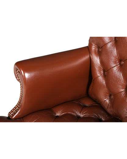Hauptstadt Möblerei Chesterfield Chefsessel aus braunem Echtleder mit klassischer Knopfheftung und Ziernägeln