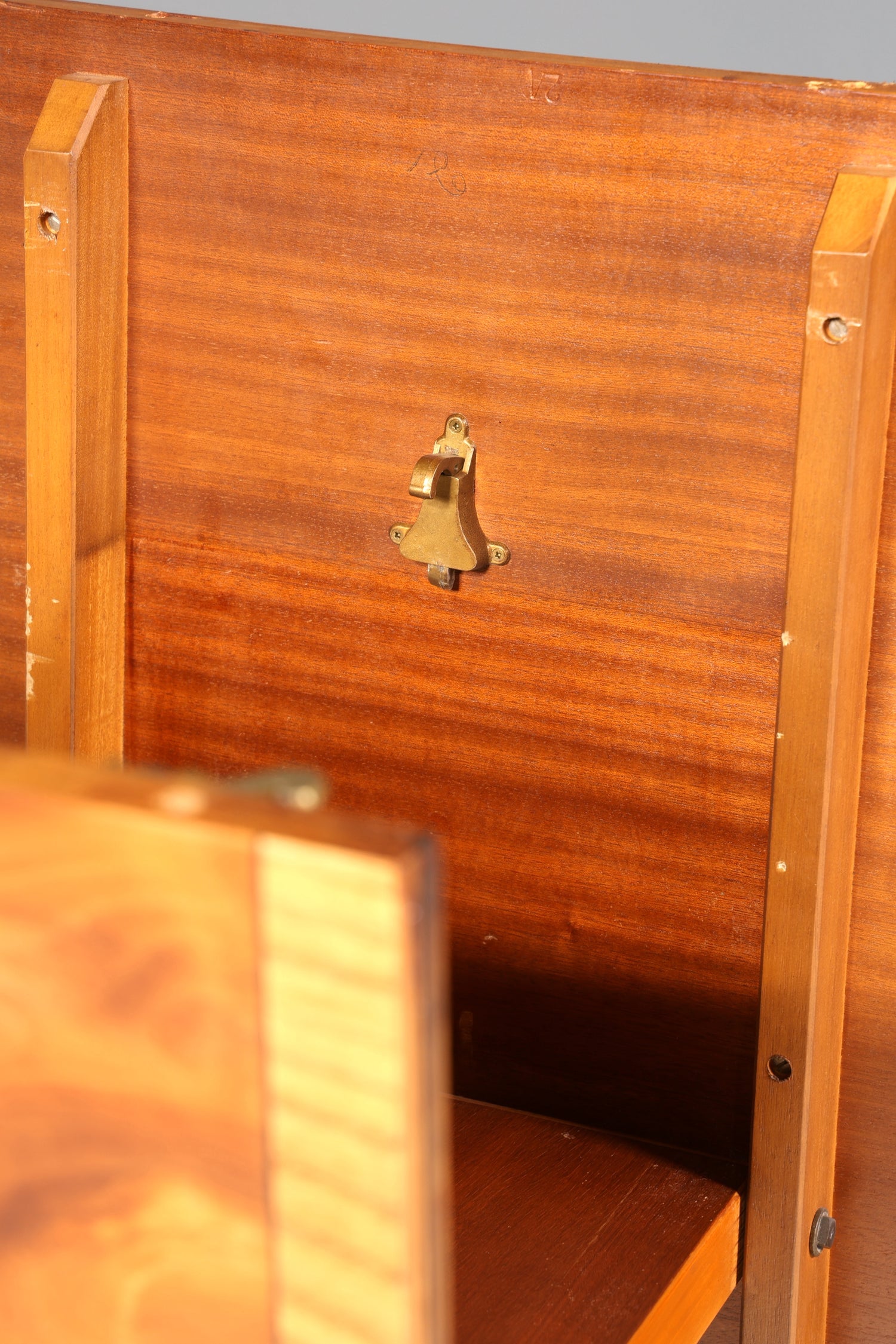 E830 Finish Wunderschöner Englischer Tisch ausziehbarer Esstisch Antik Stil 60s Küchentisch Eibe