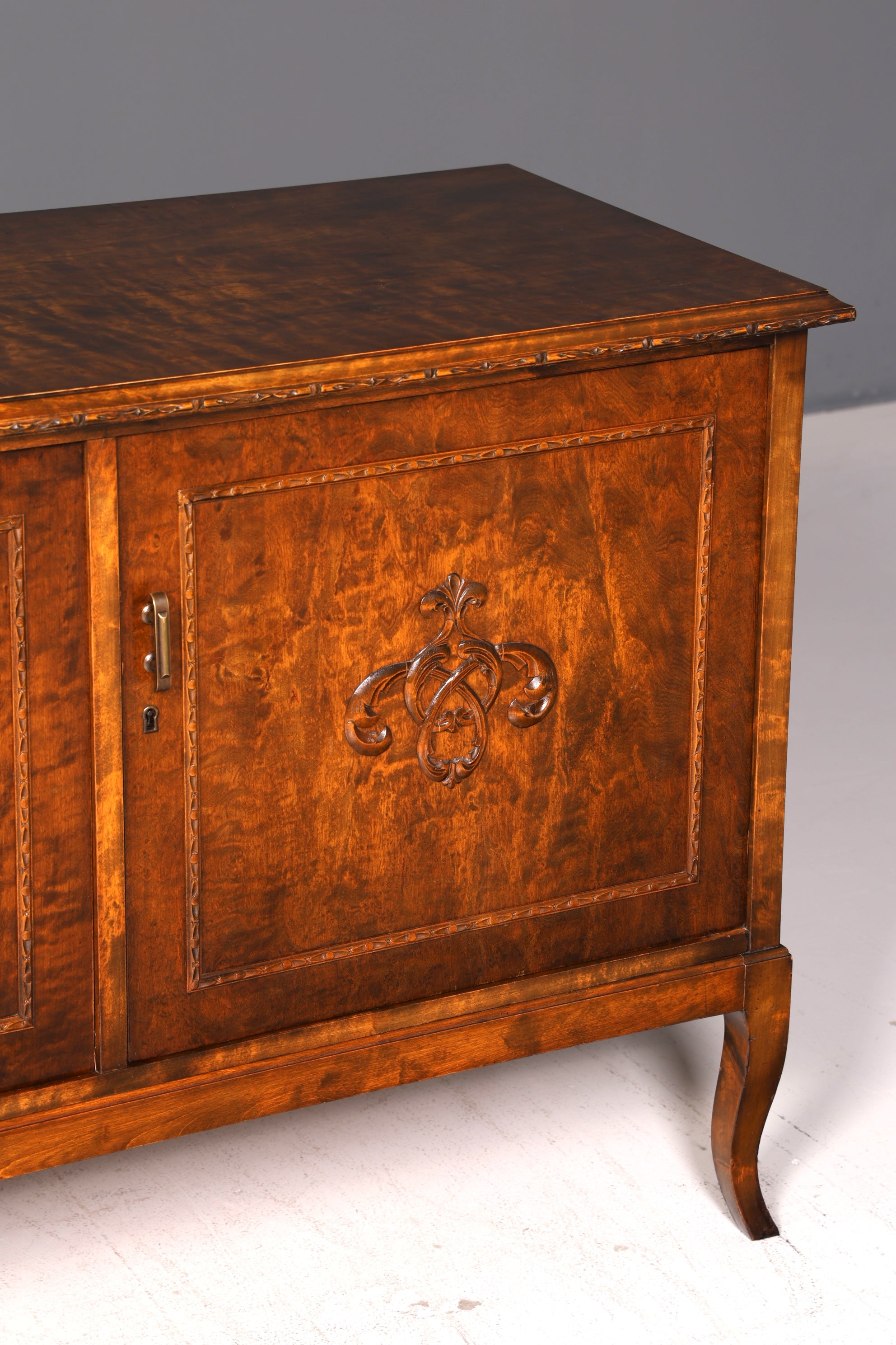 Wunderschönes Original Art Deco Sideboard Antik Schrank TV Kommode um 1930 Designklassiker