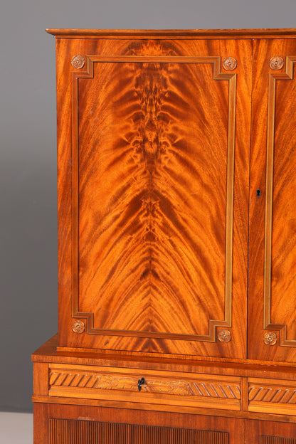 Wunderschöner Schrank im Gustavianischen Stil Vintage Kommode Highboard Regal Echt Holz Wäscheschrank Schlafzimmer