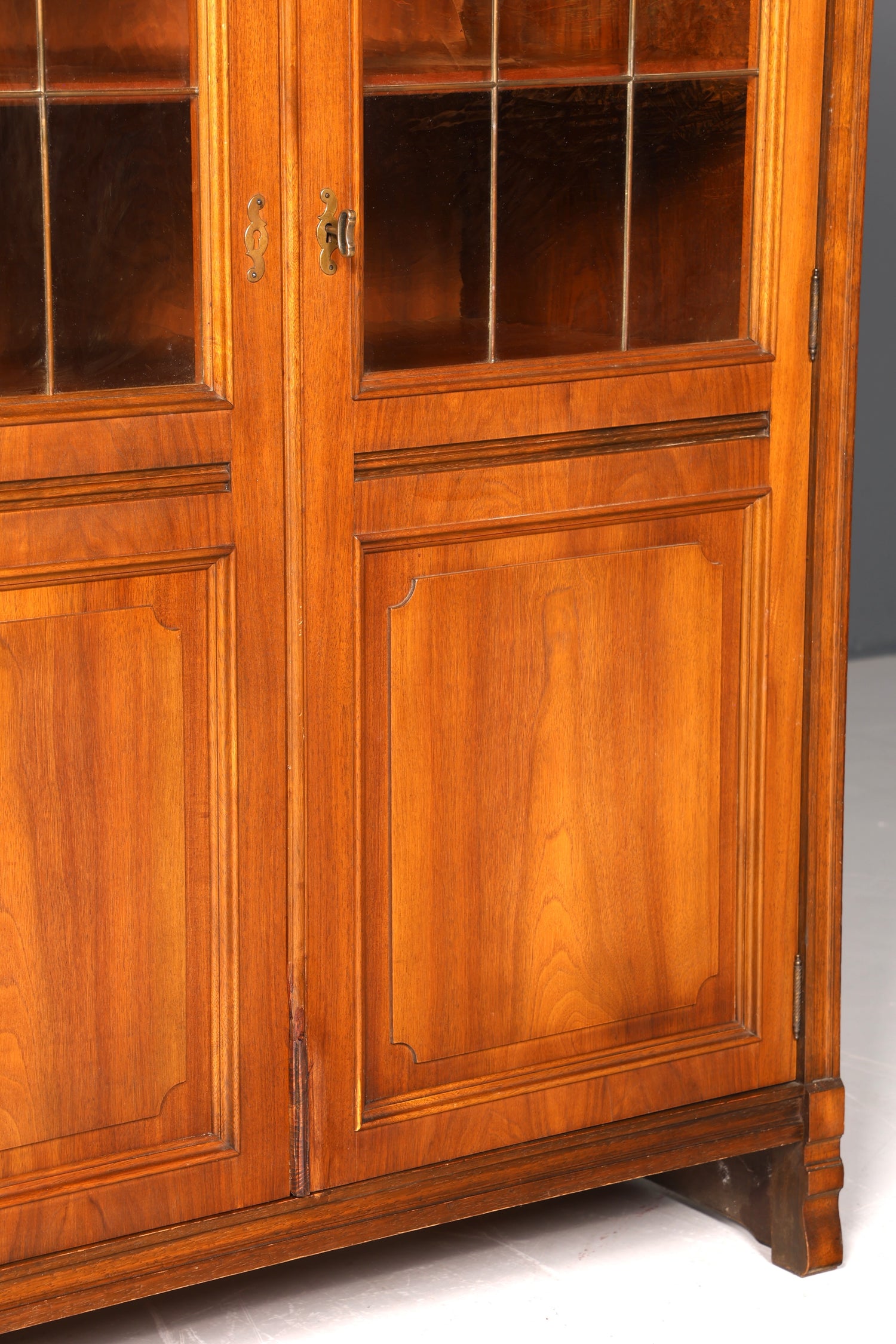 Traumhafte Jugendstil Vitrine Antike Holz Bücherschrank Eiche Antik Schrank Geschirrschrank