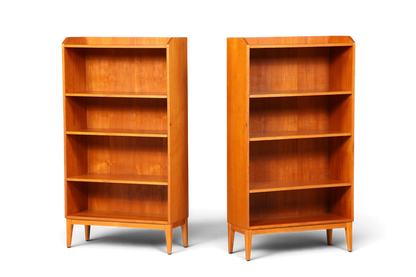 Hauptstadt Möblerei Mid Century Bücherregal aus massivem Holz mit höhenverstellbaren Böden im 60er Jahre Design