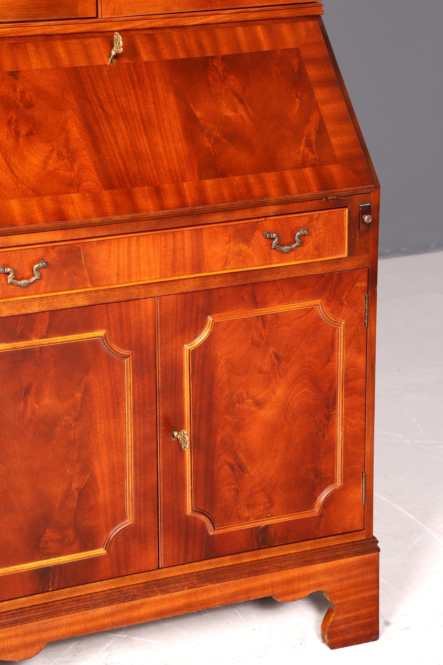 G401 Finish cm Wunderschöner Englischer Sekretär Büro Aufsatzsekretär Antik 60S Vitrinen Schrank UK (Kopie)