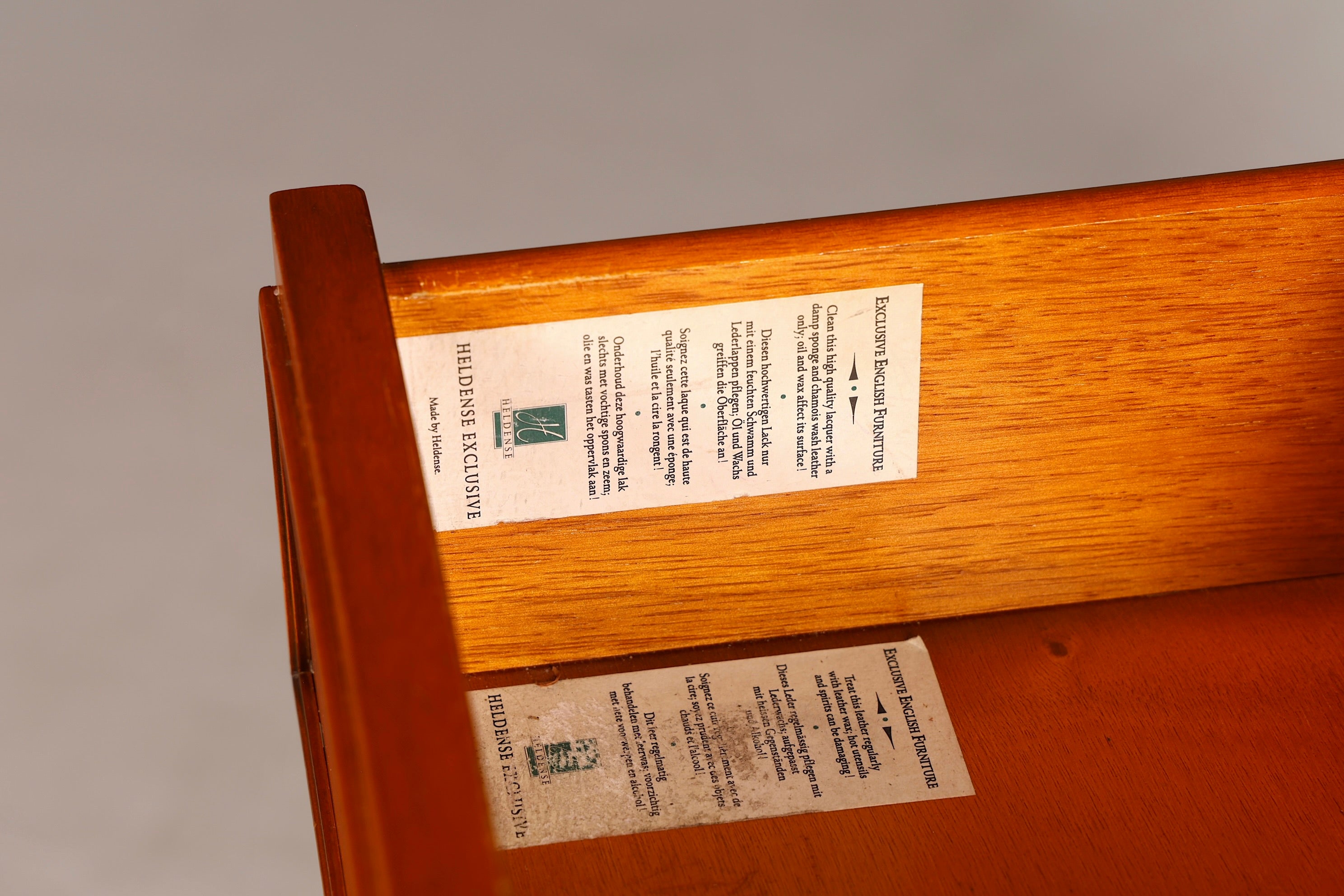 G581 Finish Stilvoller Englischer Sekretär Original Heldense Büro Aufsatzsekretär Eibe Antik 60S Vitrinen Schrank UK (Kopie)