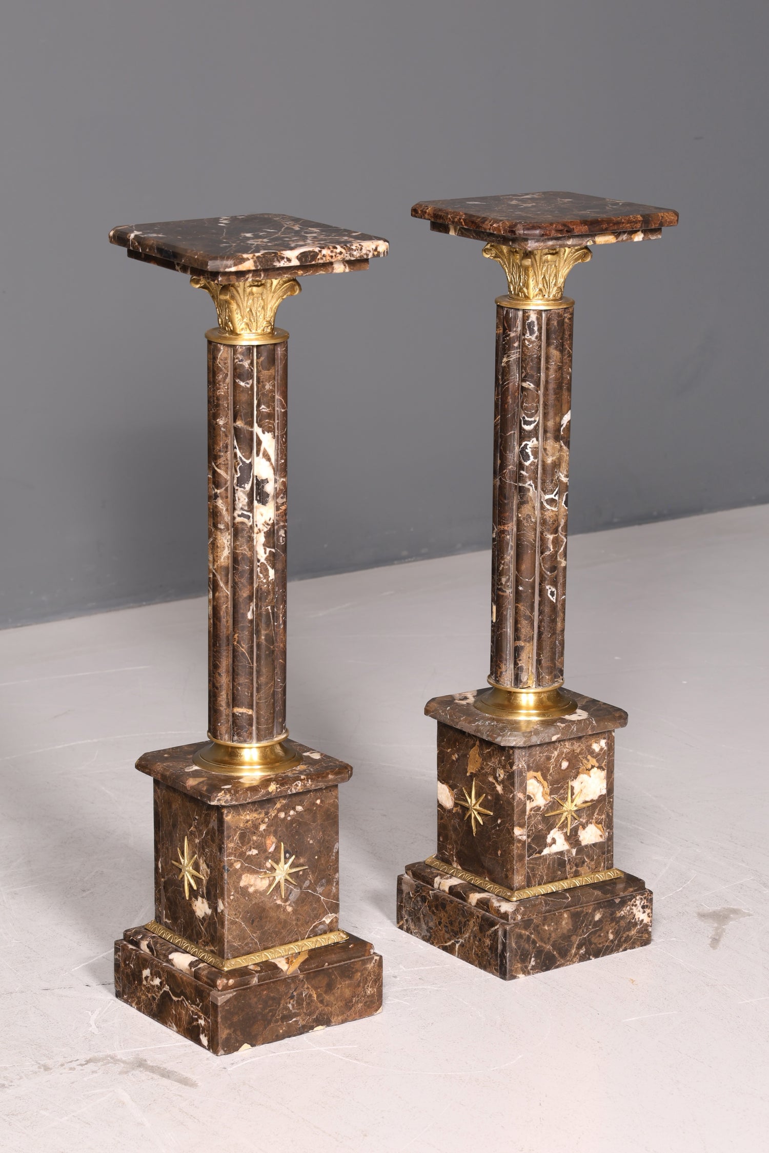Wunderschöne Barock Stil Säule Louis XV Marmor Blumensäule Naturstein Sockel Ablage