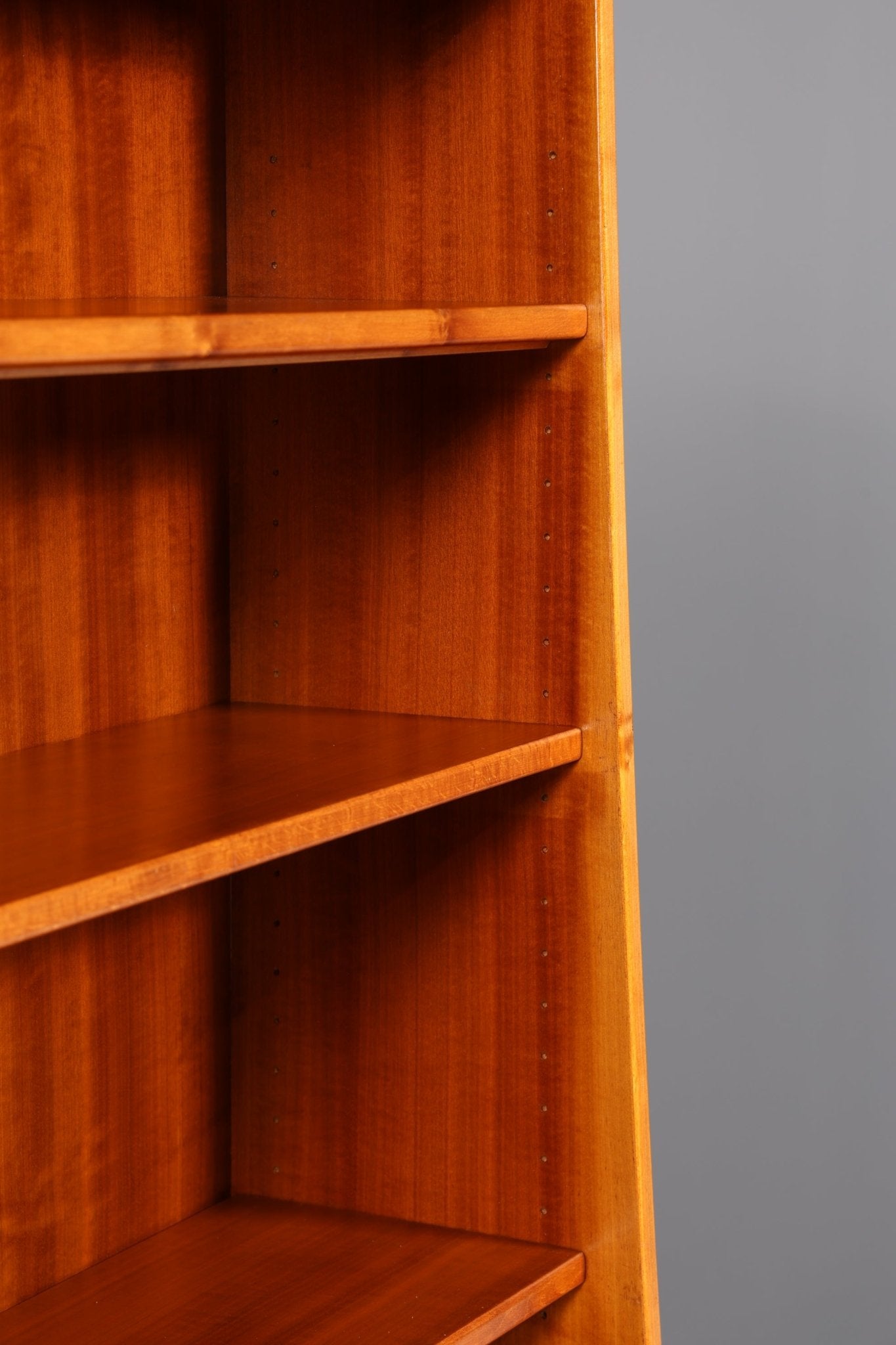 Schlichtes Mid Century Regal Bücherregal Retro Schrank Danish Design Kommode 2 von 2