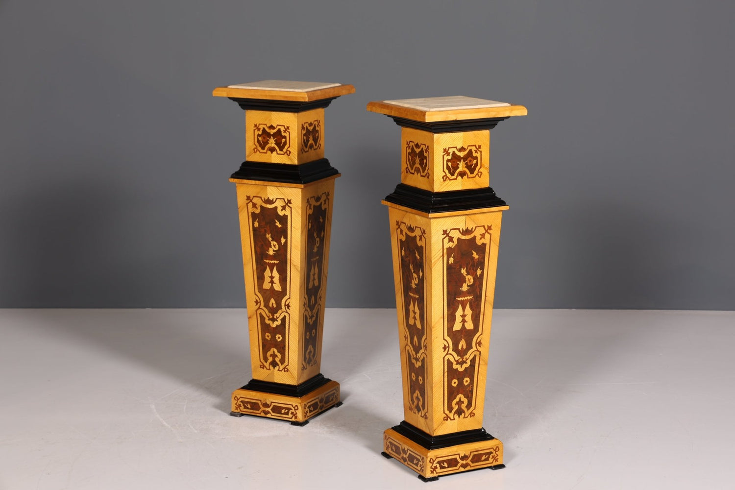 Traumhafte Barock Stil Säule Louis XV Blumensäule Naturstein Marmor Ablage Tisch 1 von 2